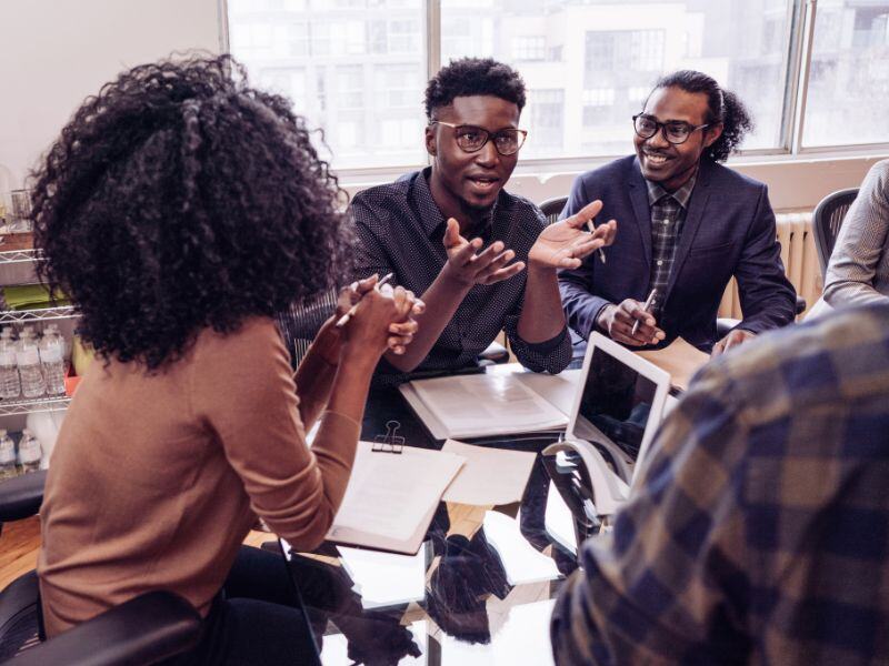 diferença entre líder e chefe papéis